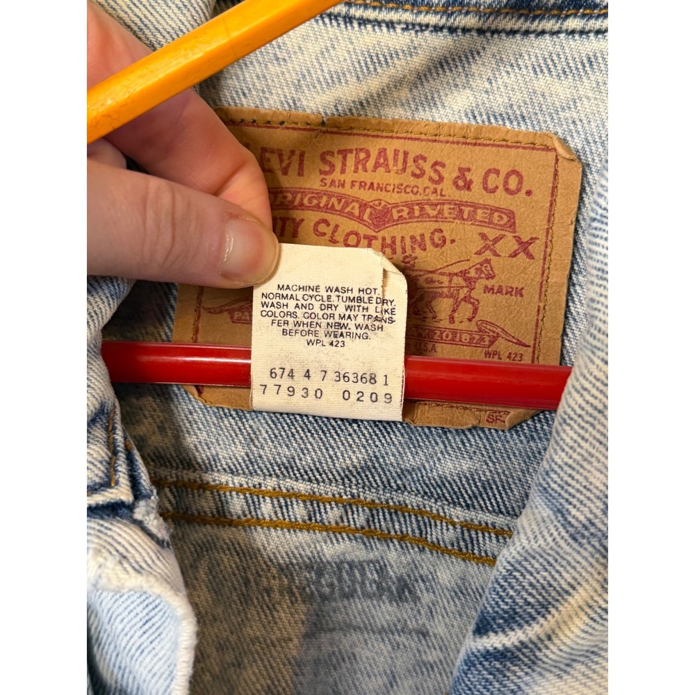 VTG LEVIS Acid Wash Denim Trucker Jacket USA Distressed Rips Women Medium Casual - Picture 3 of 16